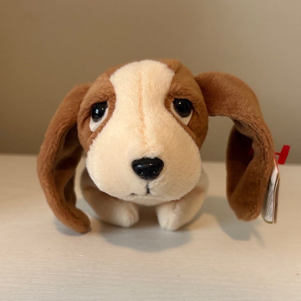 TY Beanie Baby - Tracker the Basset Hound